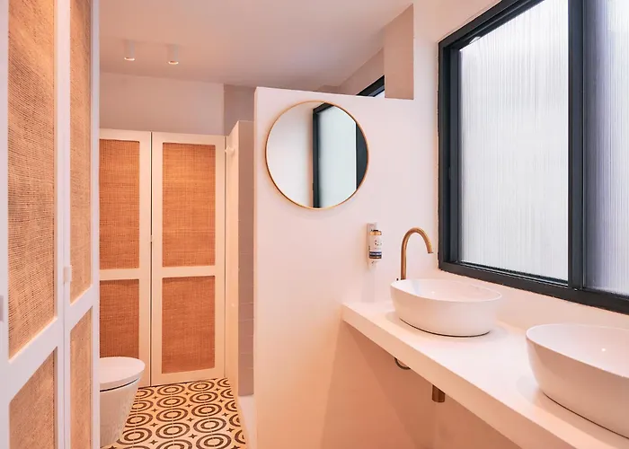 Les Deux Mariettes Maison Rose